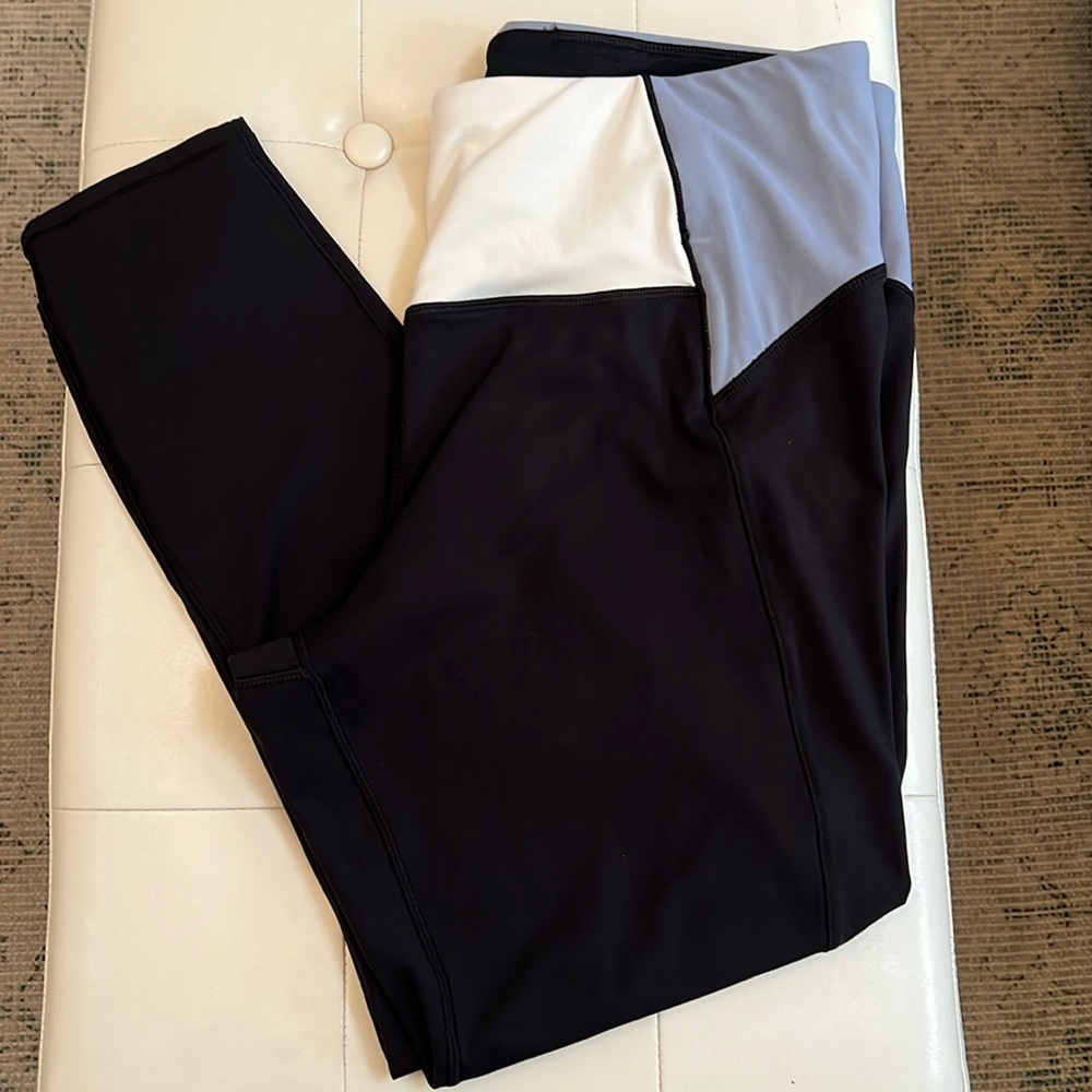 NWOT ~ Calia by Carrie Underwood leggings ~